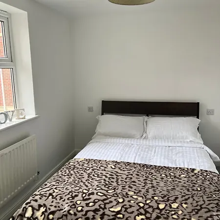 Amazing Double Bedroom Flat * بريستول