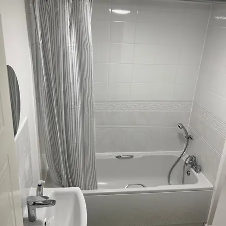 Amazing Double Bedroom Flat *