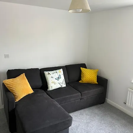 Amazing Double Bedroom Flat *