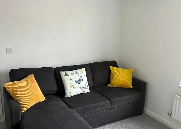 Amazing Double Bedroom Flat *