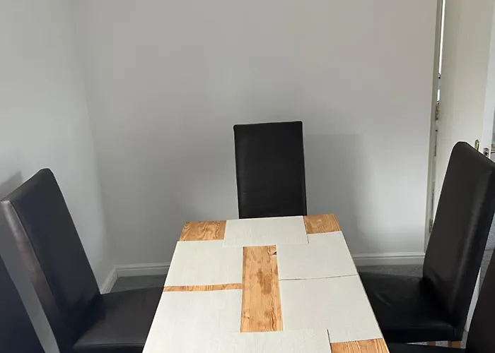 Amazing Double Bedroom Flat